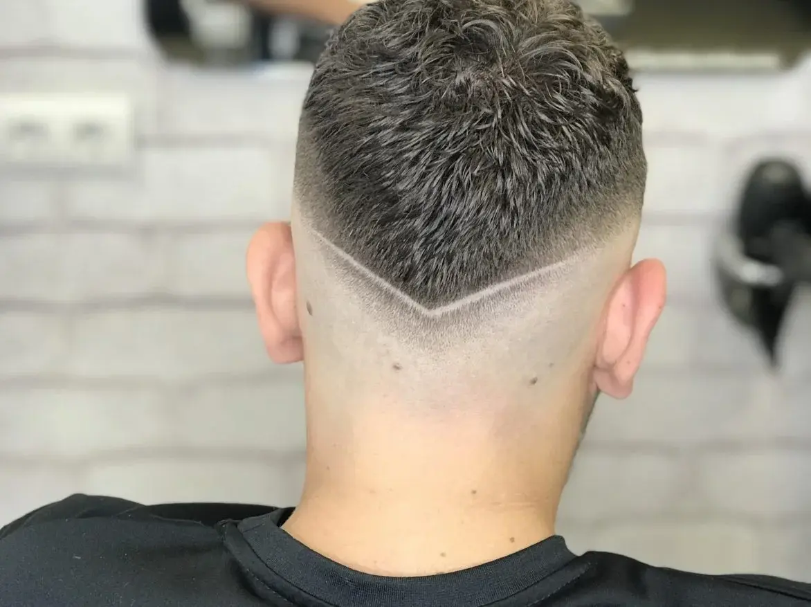 Corte con diseño artístico